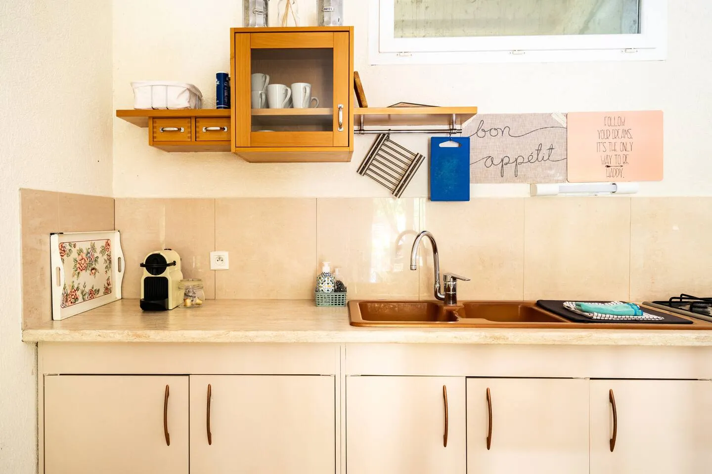 Cuisine équipée appartement Côté Piscine La Villa Jasmin